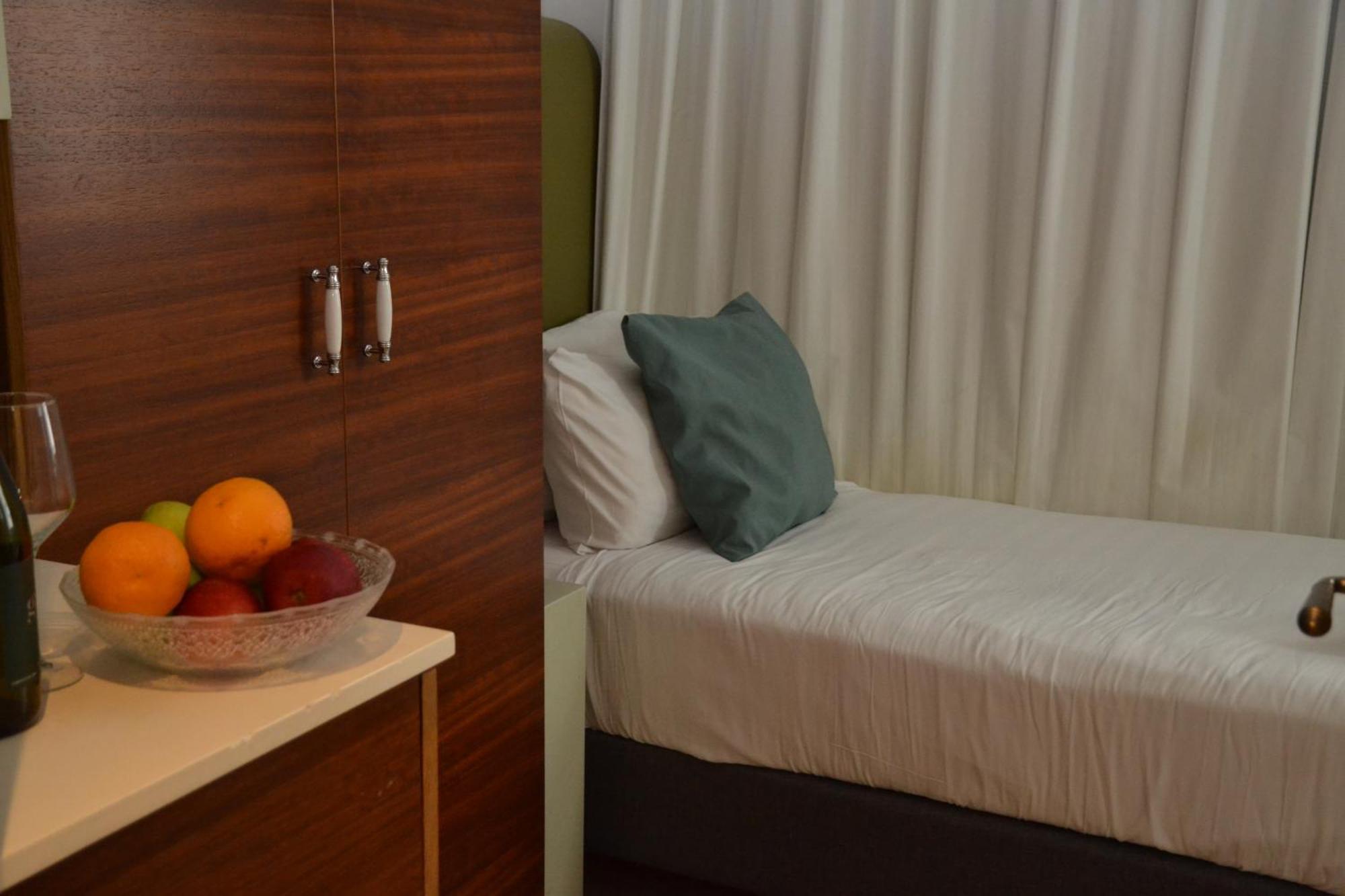 Bell Boutique And Spa Hotel Tel Aviv Exterior foto